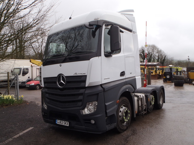 2013 Mercedes-Benz Actros 2545LS 6x2 Tractor Unit