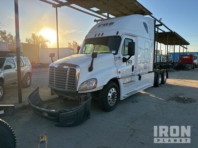 2015 Freightliner Cascadia 125 6x4 T/A Sleeper Truck Tractor