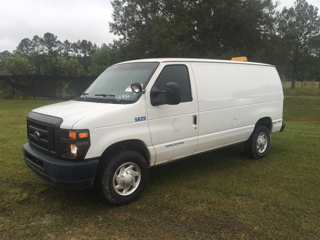 2008 Ford Econoline E-350 Super Duty Cargo Van 2008 Ford Econoline E-350 Super Duty Cargo Van