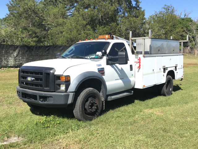 2008 Ford F-450 XL Super Duty Service Truck w/Crane 2008 Ford F-450 XL Super Duty Service Truck w/Crane
