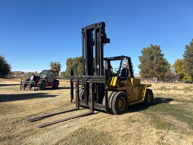 1991 Cat V330B 33000 lb Pneumatic Tire Forklift