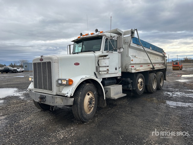 Peterbilt 281 + semi-remorque citerne Gulf Gasoline - SNC