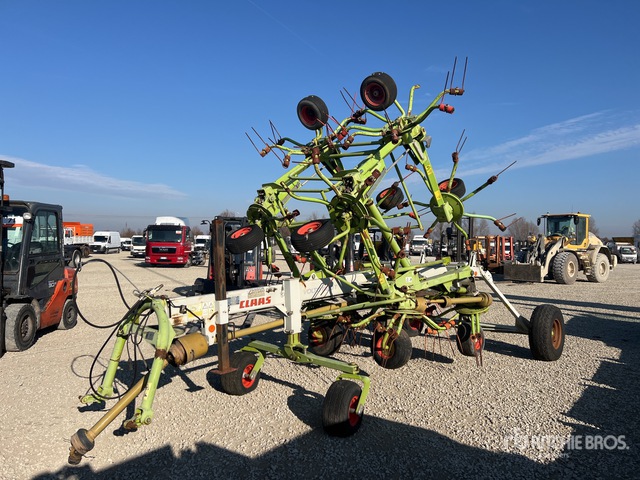 Claas Volto 1320T Hay Rake | Ritchie Bros. Auctioneers