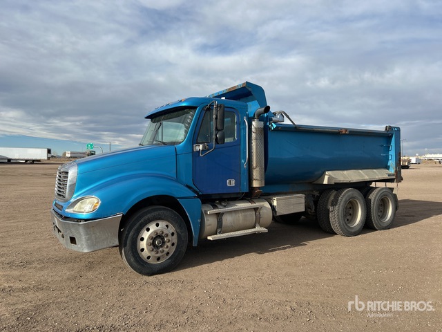 2006 Freightliner Columbia 120 6x4 T/A Camión dumper | Ritchie Bros