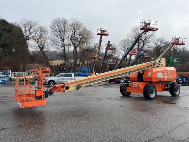 2017 JLG 800S