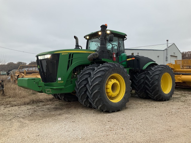 2017 John Deere 9520R Articulated Tractor w/ Pull Scraper