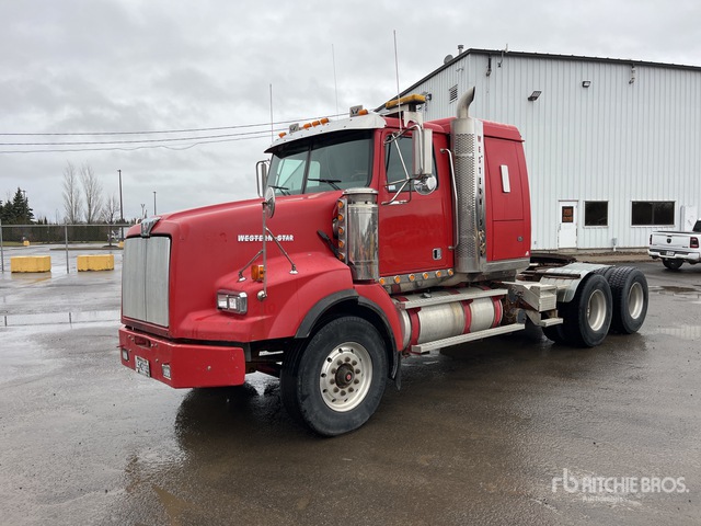 2005 Western Star 4900SA 6x4 T/A Sleeper Truck Tractor | Ritchie Bros