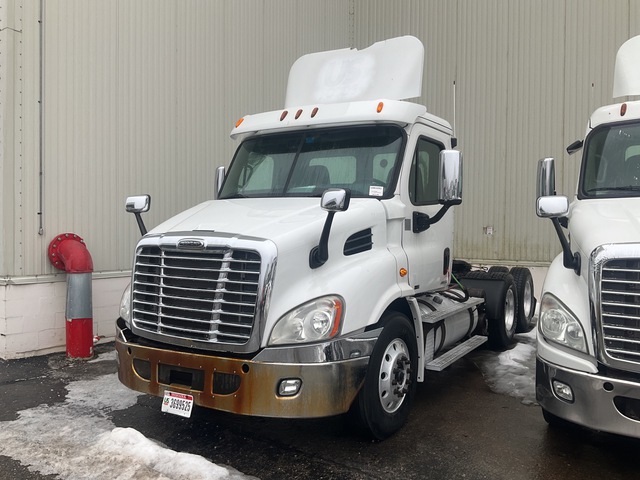 2012 Freightliner Cascadia 113 6x4 T/A Day Cab Truck Tractor