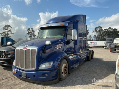 2019 Peterbilt 579 6x4 Cabeza Tractora Cabina Dormitorio