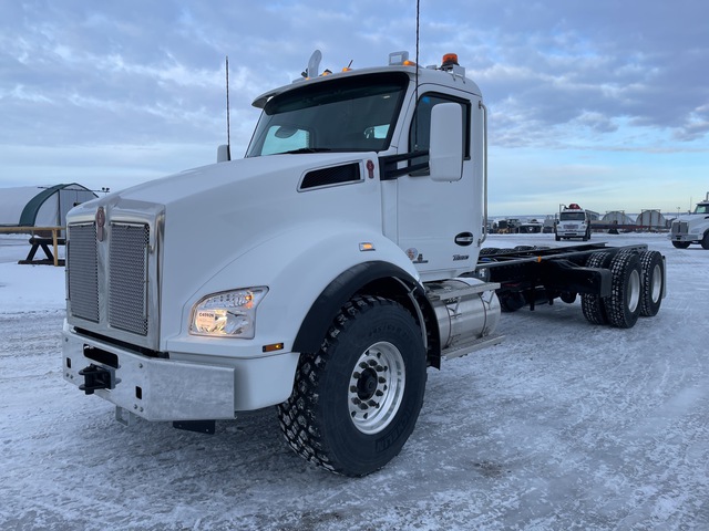 2024 Kenworth T880 6x4 Cab and Chassis