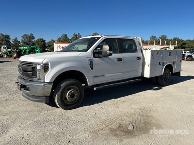 2019 Ford F-350 XL 4x4 Crew Cab Utility Truck