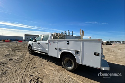 2019 Ford F-350 XL 4x4 Crew Cab Camión Utilitario
