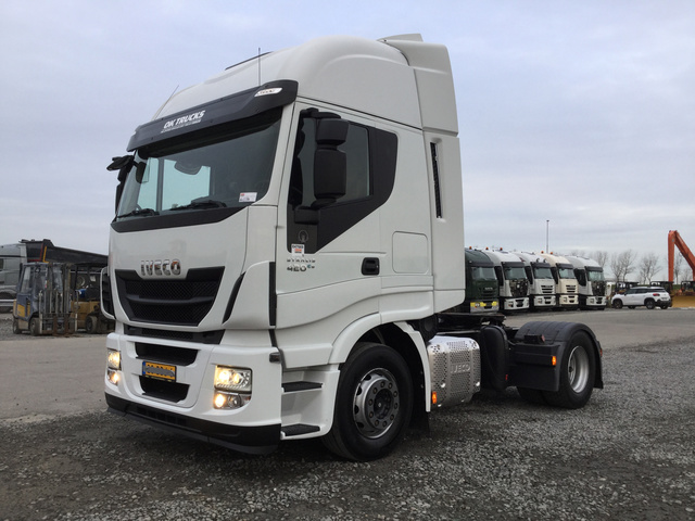 2013 Iveco Stralis 420 4x2 Sleeper Truck Tractor