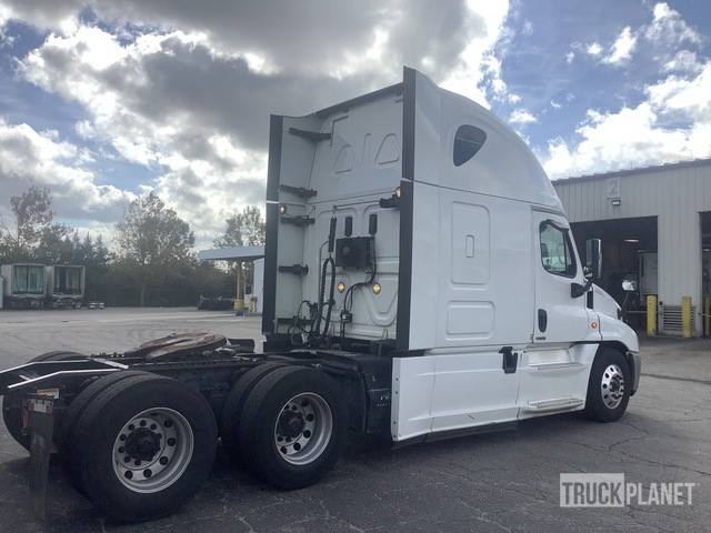 CAMIóN 2017 FREIGHTLINER