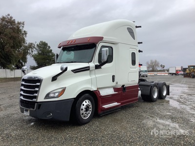 2020 Freightliner Cascadia 126 6x4 T/A Sleeper Truck Tractor