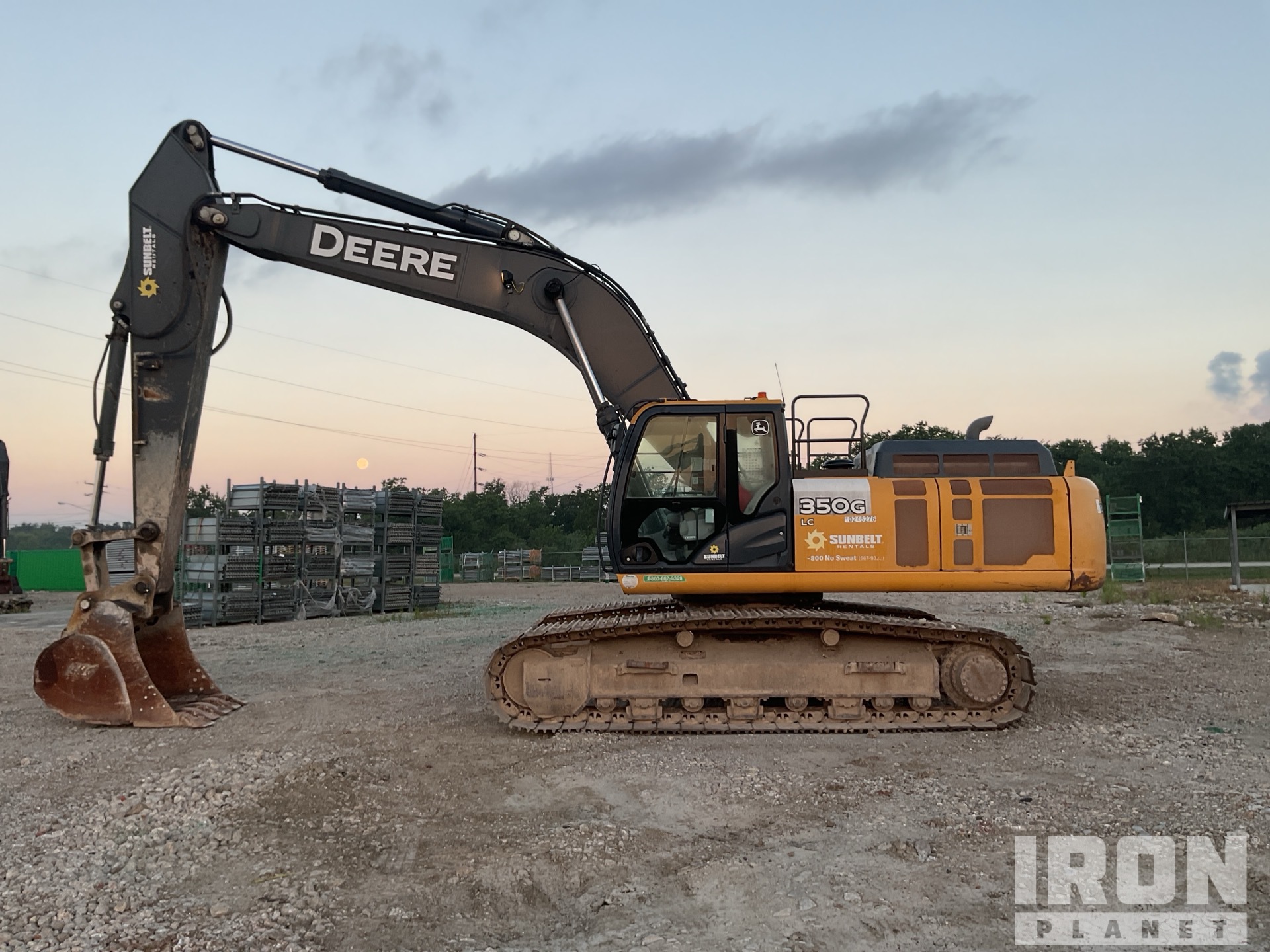 1025R Sub-Compact Tractor - Meade Tractor, image size:1920x1440