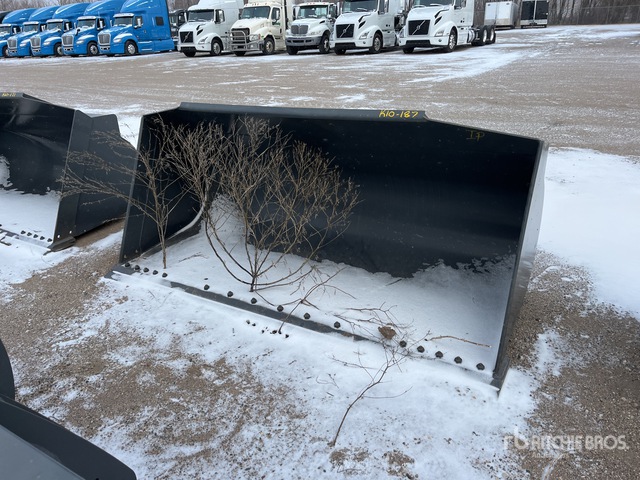 CNH America 102 in General Purpose Wheel Loader Bucket | Ritchie Bros ...