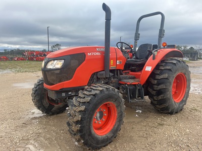 2017 Kubota M7060D 4WD Tractor