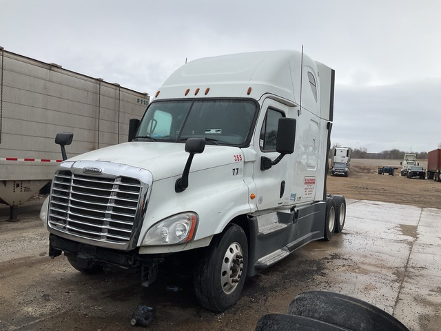 2016 Freightliner Cascadia 125 6x4 T/A Sleeper Truck Tractor