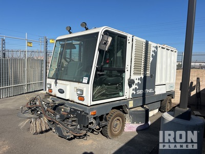 2017 Tennant SENTINEL Self-Propelled Broom