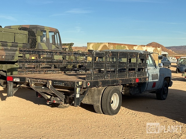 Surplus 1988 Chevrolet R30 Flatbed Truck in Yermo, California, United ...