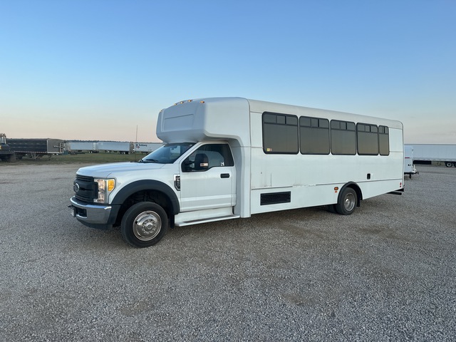 2017 Ford F-550 XL Limousine Bus 2017 Ford F-550 XL Limousine Bus