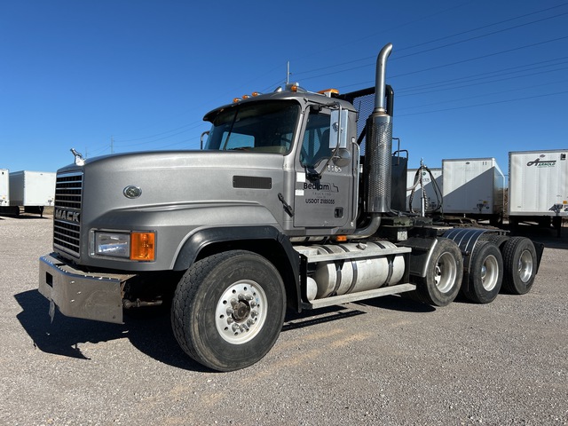 2007 Mack CL713 8x4 T/A Day Cab Truck Tractor 2007 Mack CL713 8x4 T/A Day Cab Truck Tractor