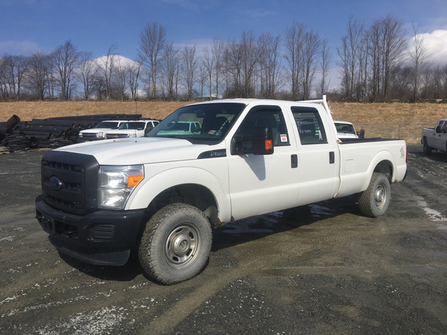 2015 Ford F-250 XL Super Duty 4x4 Crew Cab Pickup 2015 Ford F-250 XL Super Duty 4x4 Crew Cab Pickup