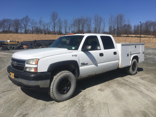 2007 Chevrolet Silverado K2500HD 4x4 Service Truck 2007 Chevrolet Silverado K2500HD 4x4 Service Truck