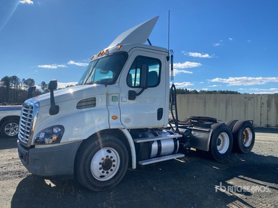 2016 Freightliner Cascadia 113 6x4 T/A Day Cab Truck Tractor