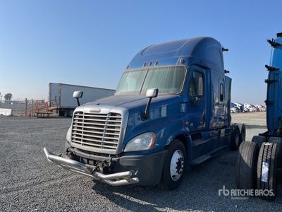 2017 Freightliner Cascadia 125 Cabeza Tractora Cabina Dormitorio (Inoperable)