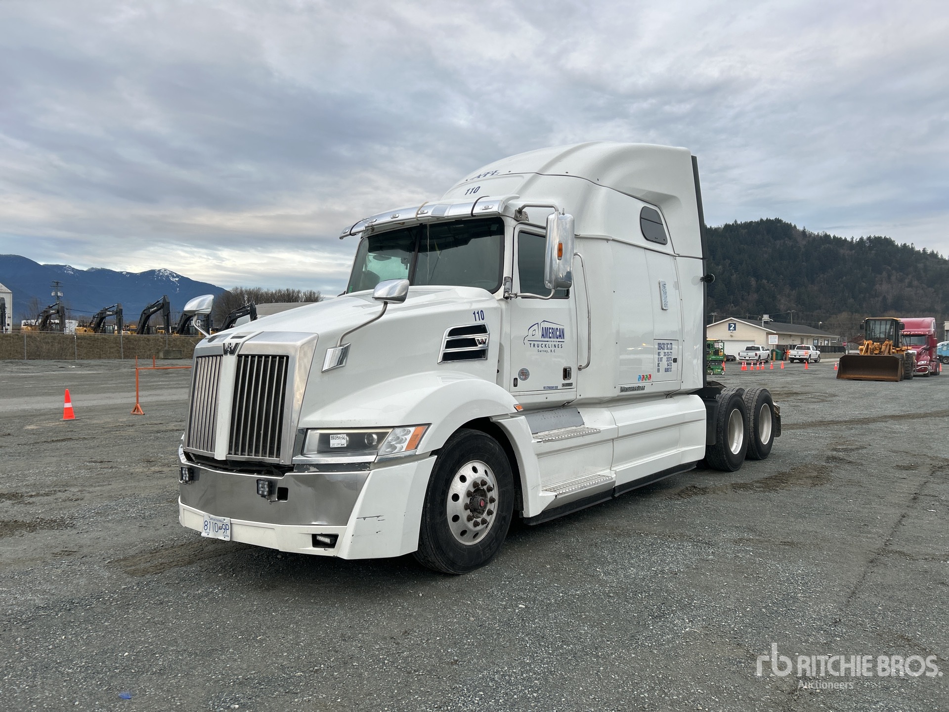 2022 Western Star 5700XE 6x4 T/A Sleeper Truck Tractor