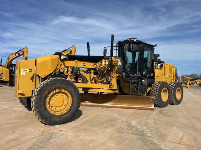 2019 Caterpillar 140M3