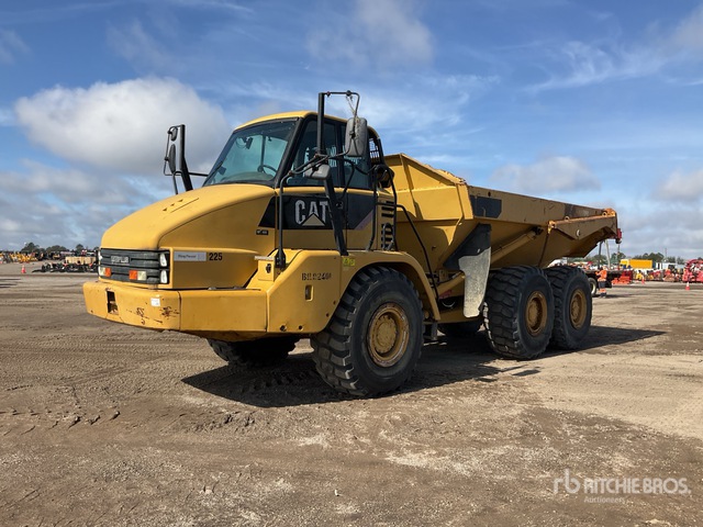 2013 Cat 725 Camion à benne articulé | Ritchie Bros. Auctioneers