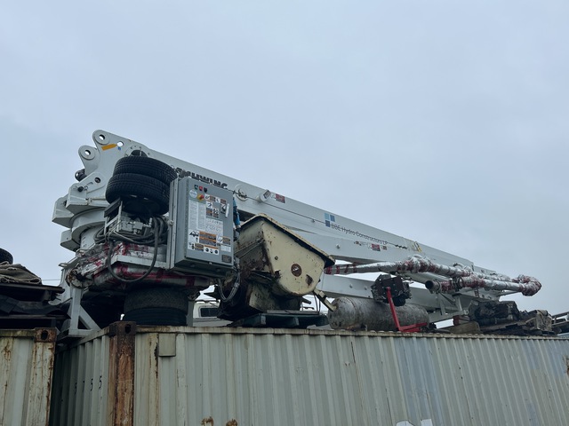 Schwing SPB35 Booms on Concrete Placer Schwing SPB35 Booms on Concrete Placer