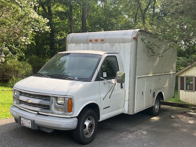 2002 Chevrolet Express 4x2 Van Truck (Inoperable)