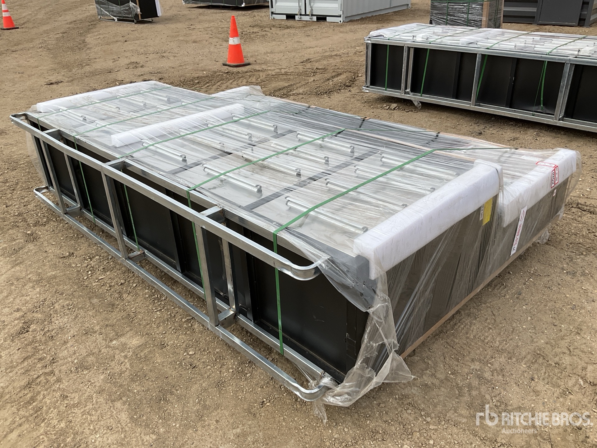 Suihe 9 ft 5 in 30-Drawer Workbench (Unused)