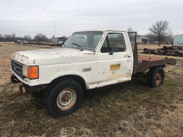 1988 Ford F-250 Custom Flatbed Truck
