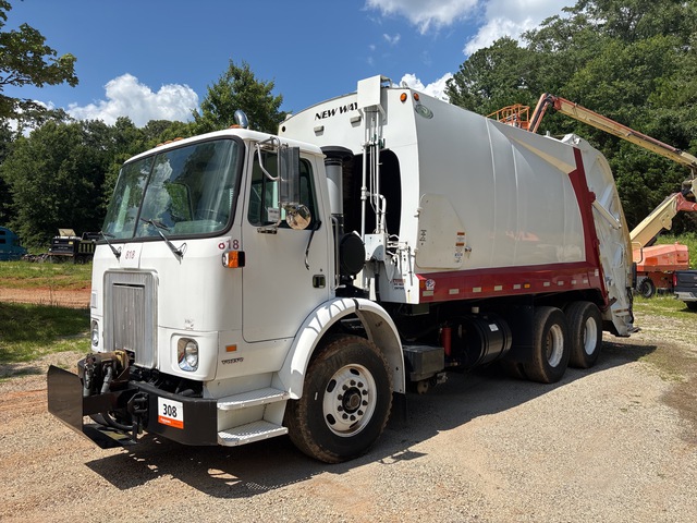 1999 Volvo WX64 6x4 Rear Loader Waste Collection Truck