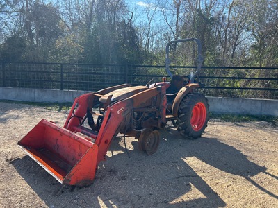 Kubota L2501HST 4WD Tractor