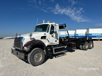 2012 Mack GU713 6x4 Abroll-Lkw