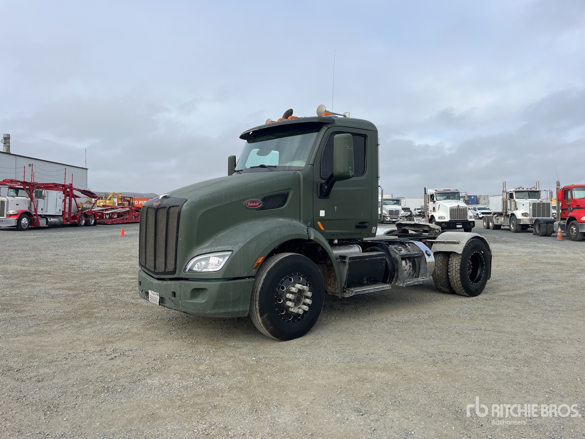 2018 Peterbilt 579 4x2 S/A Day Cab Truck Tractor