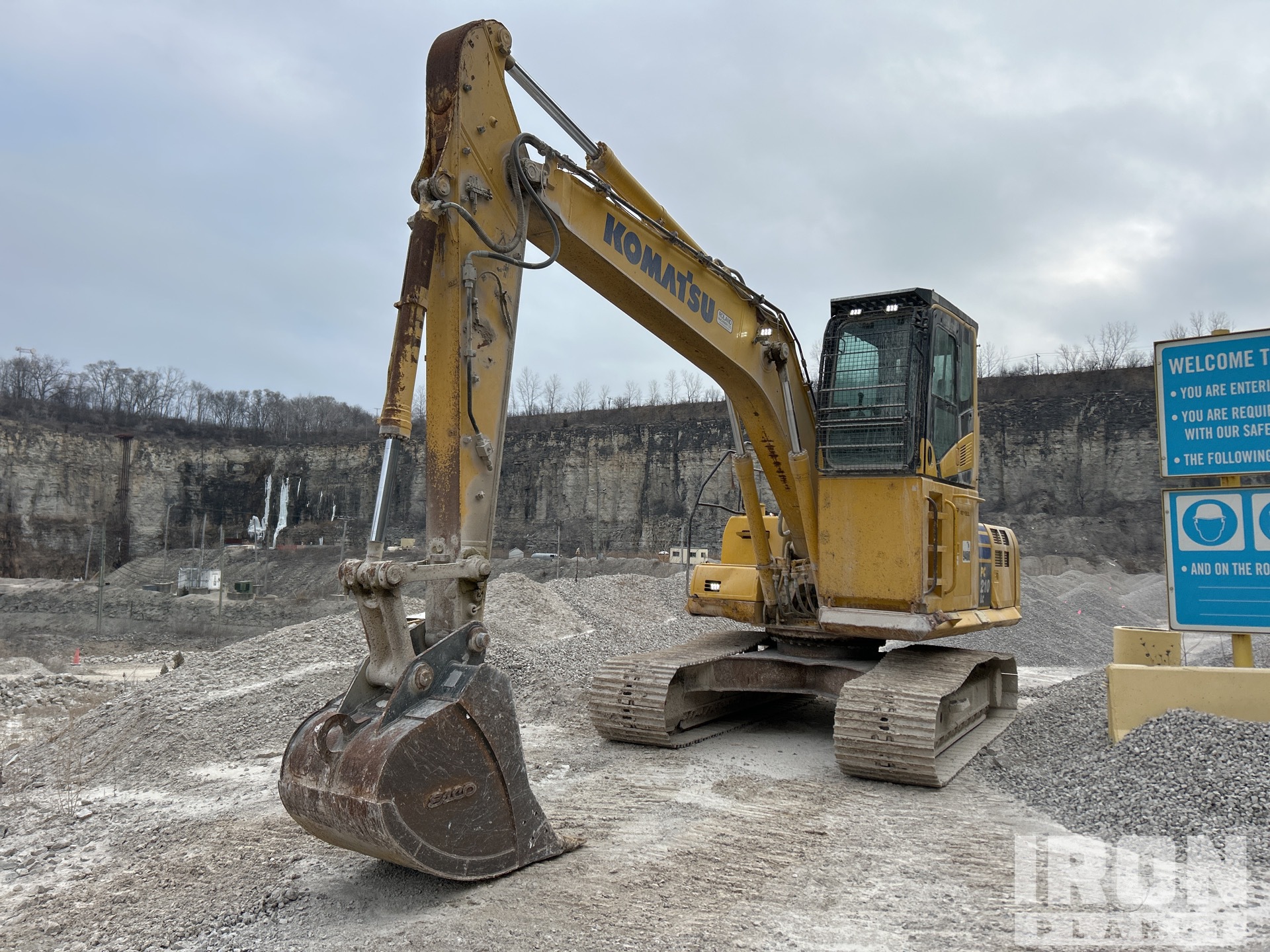 2013 Komatsu PC210LC-10 Tracked Excavator in Joliet