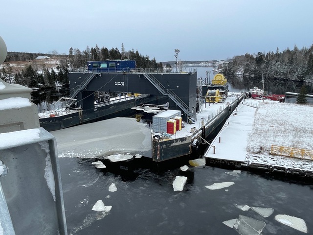 Scotia Tide 61.43 M 1,150 Metric Ton Capacity 3 Point Lift Catamaran Barge Scotia Tide 61.43 M 1,150 Metric Ton Capacity 3 Point Lift Catamaran Barge