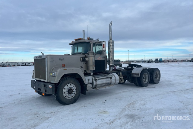 1989 Mack RW613 6x4 تراكتور شاحنة نهارية (ثنائية المحور) | Ritchie Bros ...