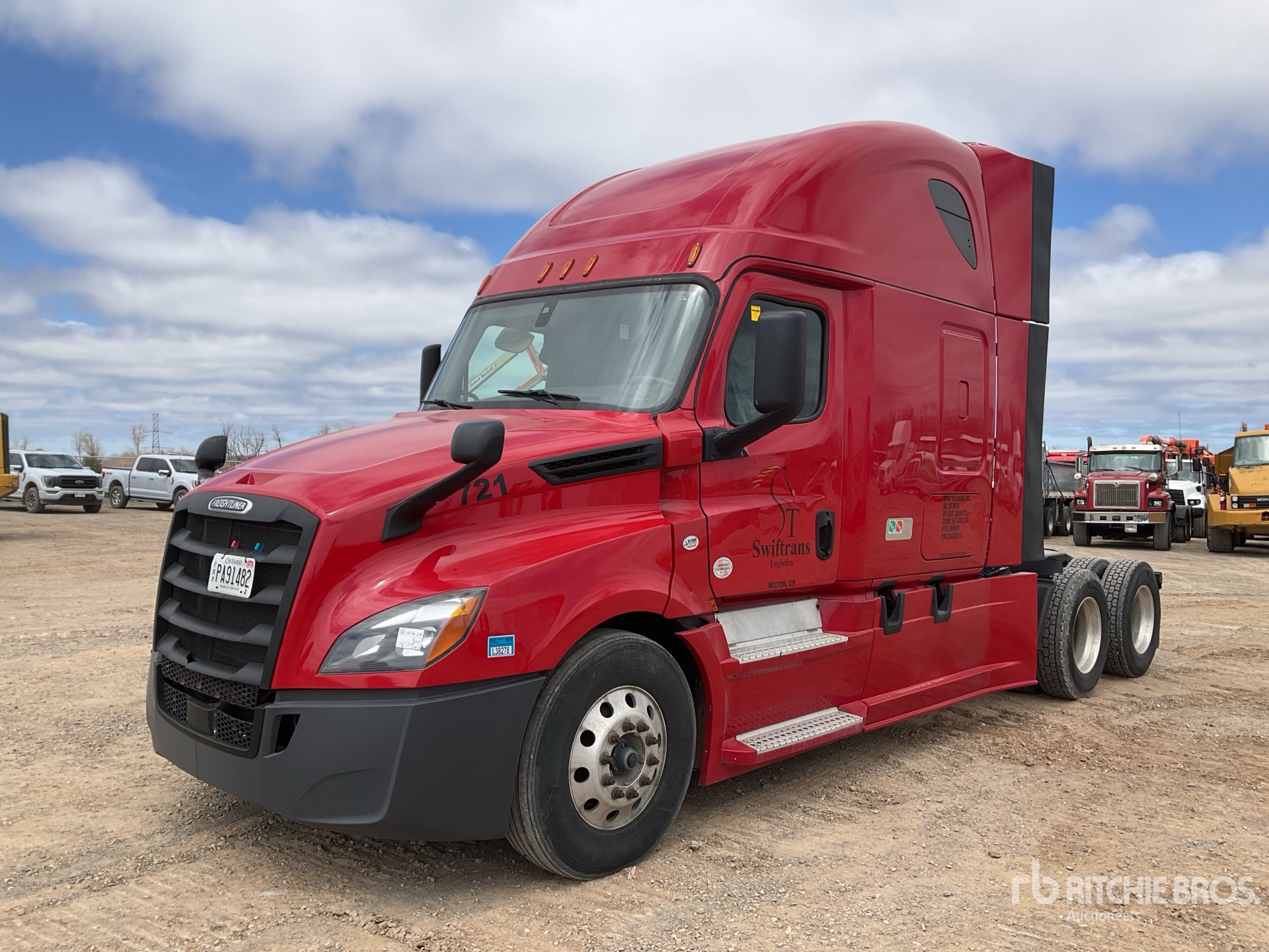 2020 Freightliner Cascadia 126 6x4 T/A Sleeper Truck Tractor