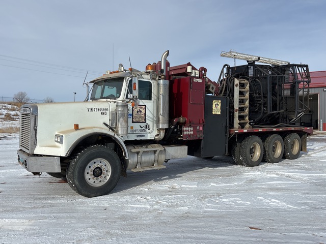 2007 Freightliner FLD120 8x6 Rig Assisted Snubbing Truck