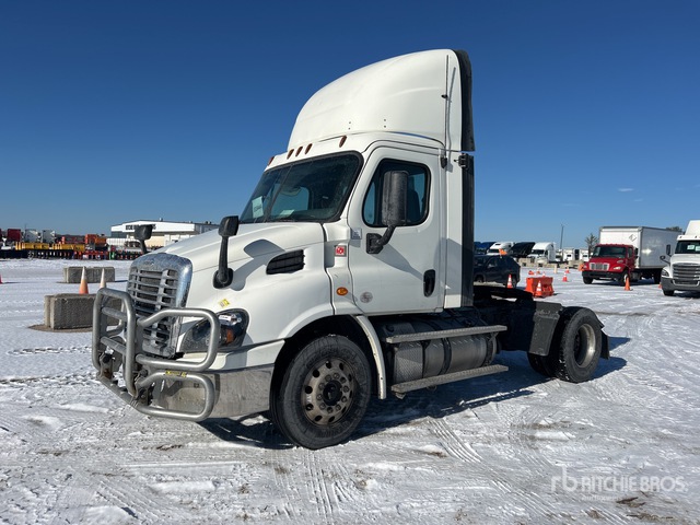 Modellino Freightliner Cascadia 2018 Scala 1:43 – Ixo-Models, Colore Oro, Edizione Limitata