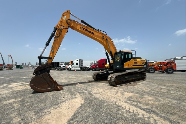 2018 Hyundai HX380L Tracked Excavator