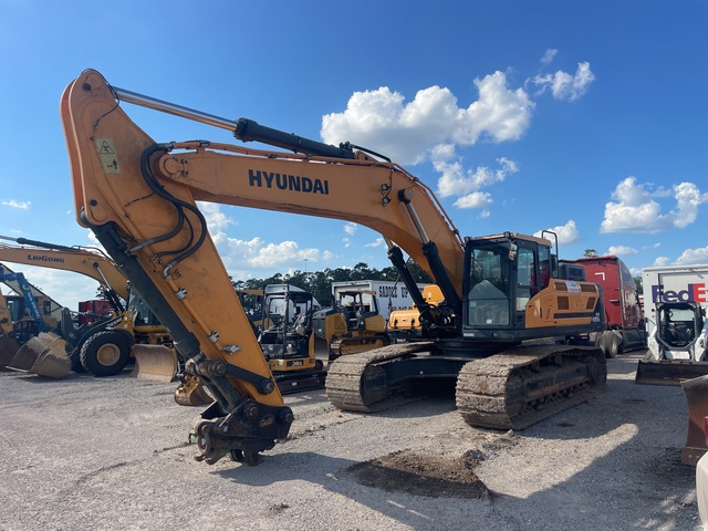 2021 Hyundai HX480L Tracked Excavator